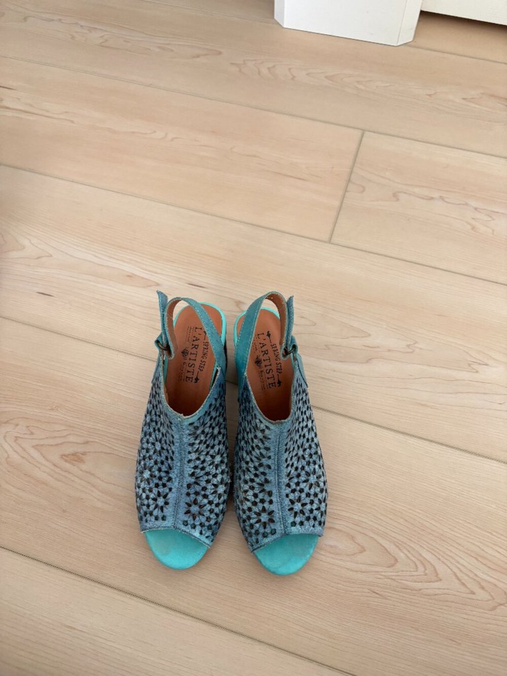 L'Artiste by Spring Step Icon Turquoise Leather Laser Cut Sandals  41